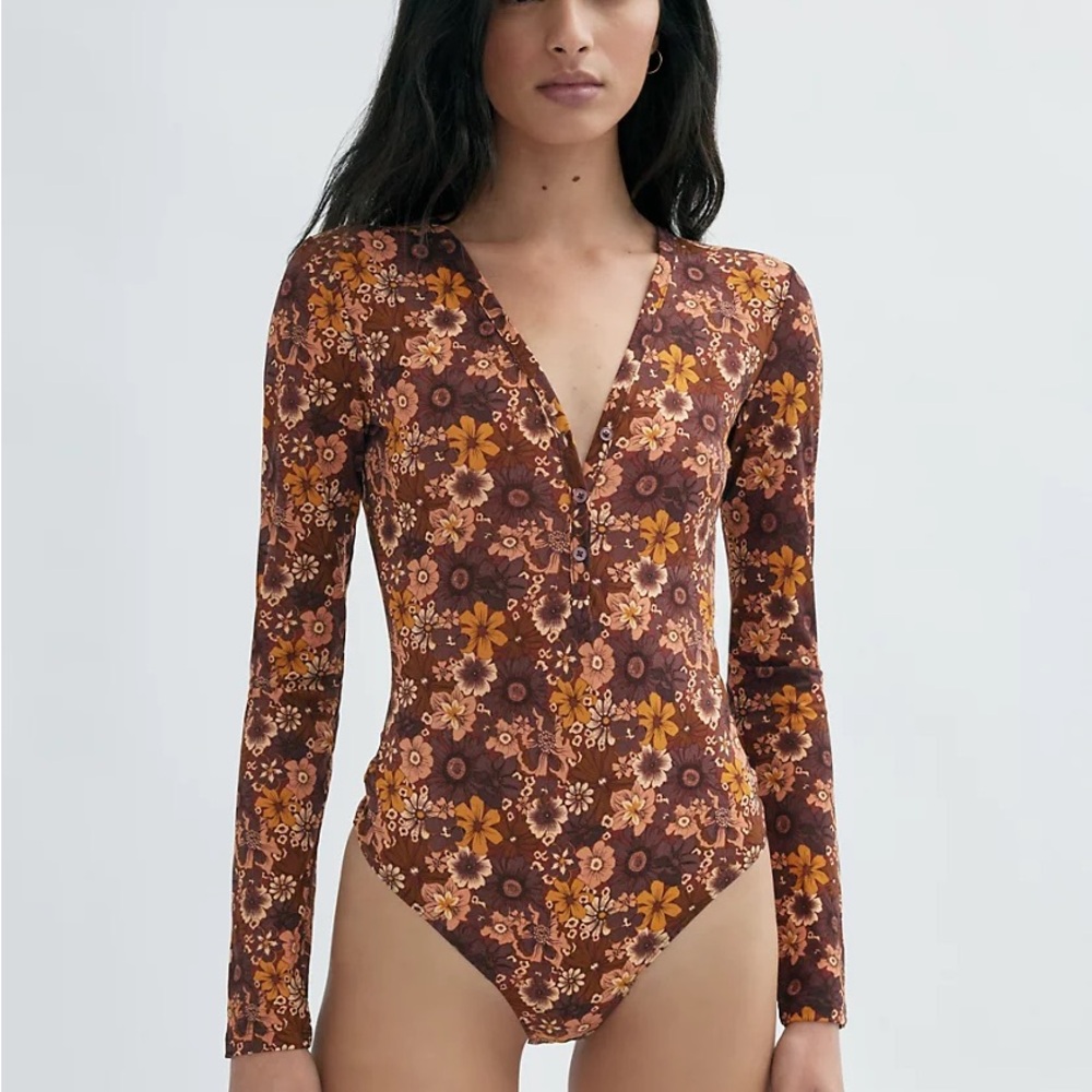 Aritzia Wilfred Floral Long Sleeve Bodysuit